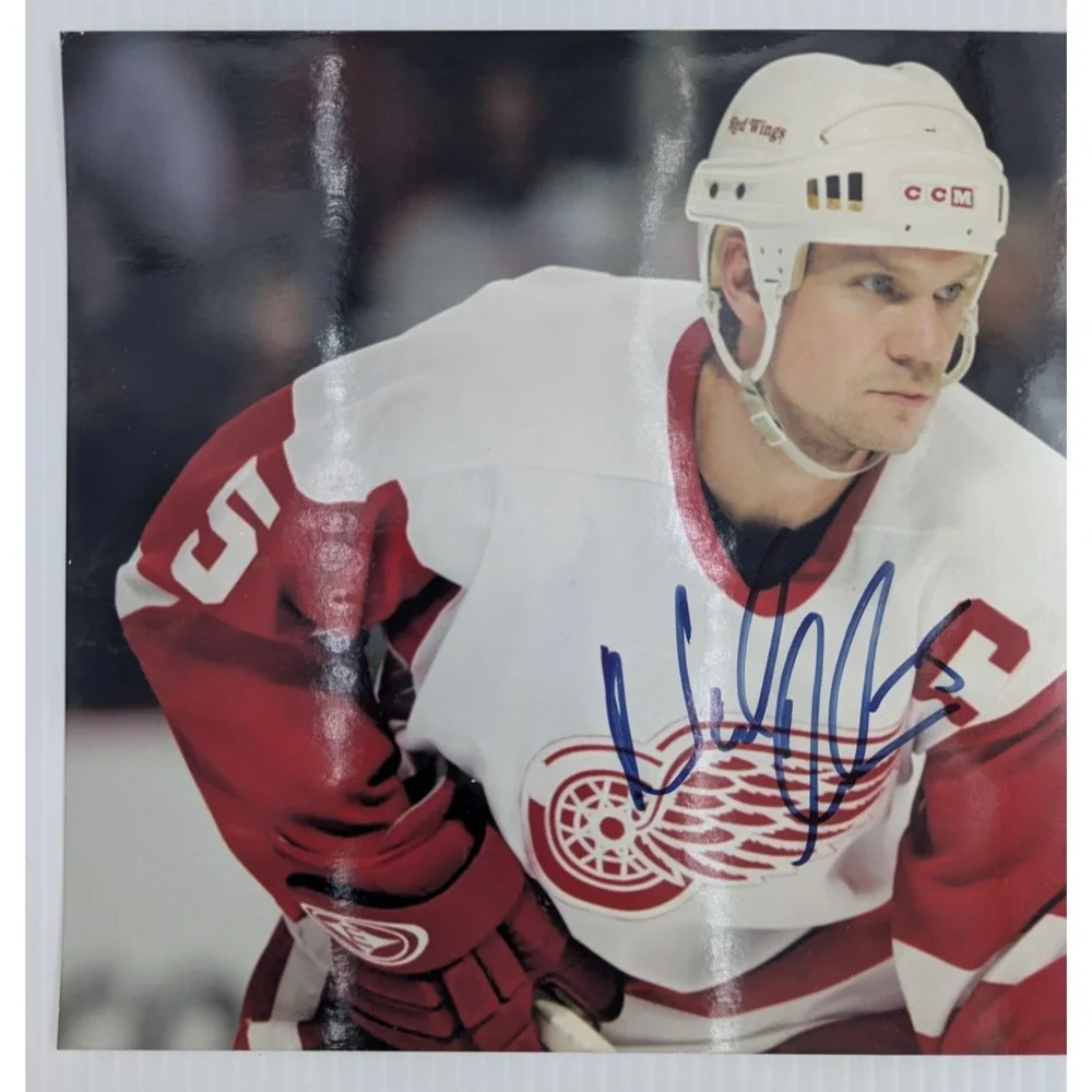 Nicklas Lidstrom #5 Signed 8 x 10 Photo Autographed NHL Detroit Red Wings COA - Picture 5 of 8